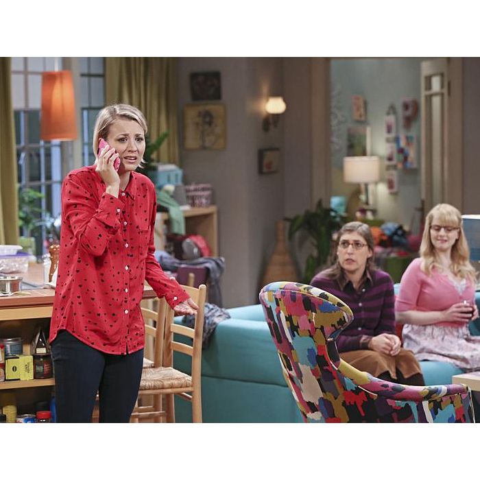 Em &quot;The Big Bang Theory&quot;: Penny (Kaley Cuoco) aceita contar para família a verdade sobre seu casamento