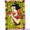 Branca de Neve é transformada em uma prato repleto de frutas