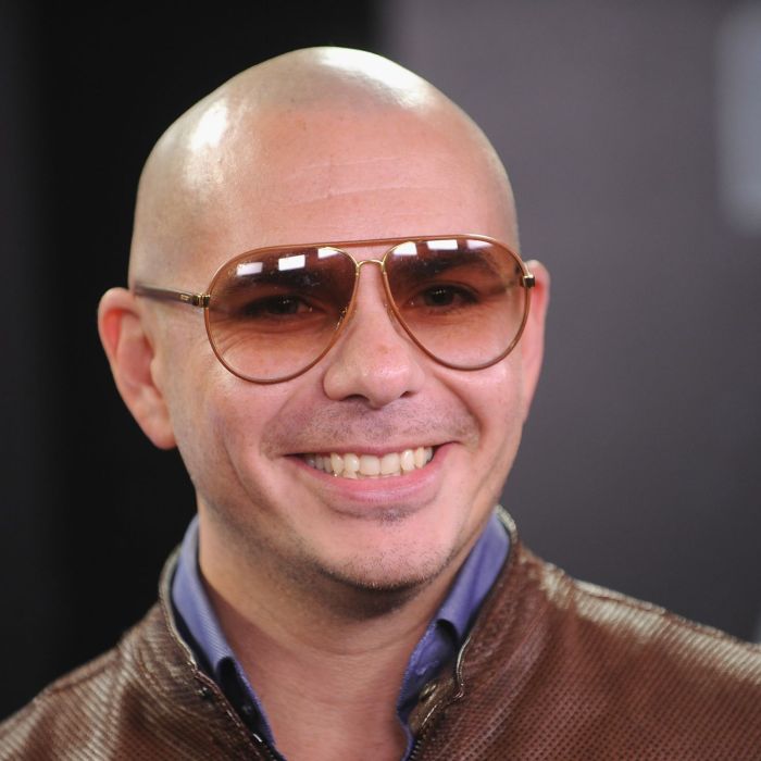  O cantor Pitbull gravará &quot;Show das Poderosas&quot; com Anitta 