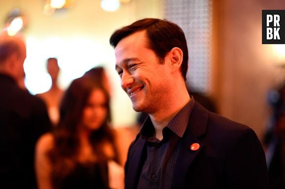 O ator Joseph Gordon-Levitt é puro charme com suas covinhas