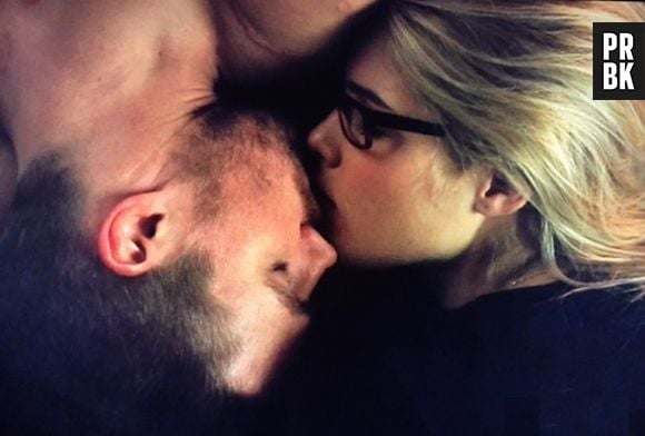 Em "Arrow": na 4ª temporada, Oliver (Stephen Amell) e Felicity (Emily Bett Rickards) passam por crise