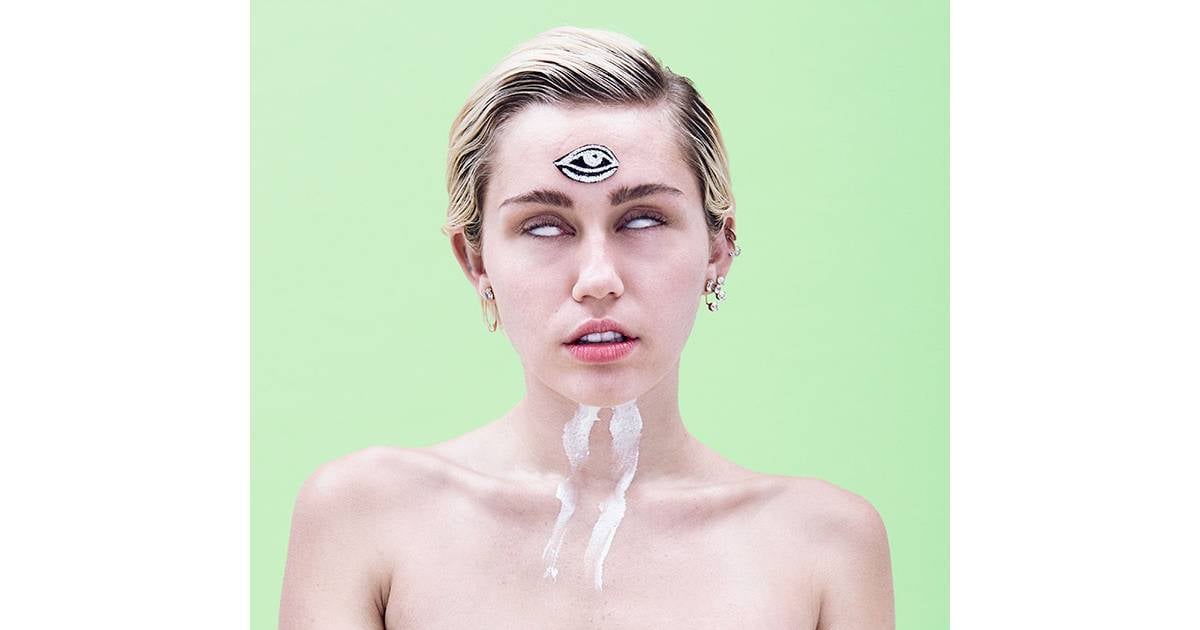 FOTOS - Miley Cyrus posou nua, mas com tarjas, para a Paper Magazine.