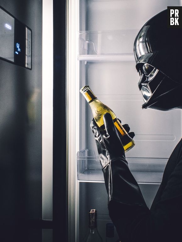 De "Star Wars", Darth Vader é como você, que curte uma cervejinha no meio da noite