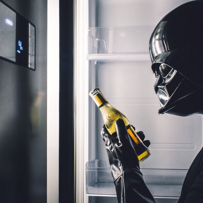 De &quot;Star Wars&quot;, Darth Vader é como você, que curte uma cervejinha no meio da noite