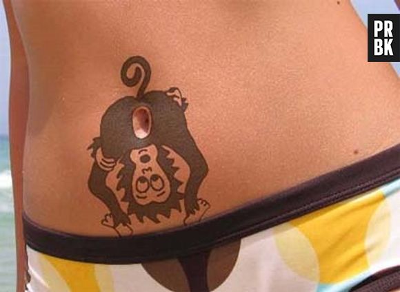 Tatuagem no umbigo: nem o coitado do macaco escapou da zoação