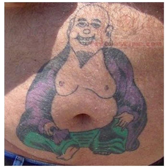 De quem é esse umbigo? Do desenho da tatuagem ou da pessoa?
