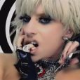 Visual de Lady Gaga usado no clipe da música "Paparazzi" também foi aplicado na arte da skin Diva Afrodite, do game "Smite"