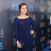 Primeiro temos essa foto de Amy, ou melhor, Mayim Bialik, com um modelito de arrasar. A personagem bem que podia adotar esse look em "The Big Bang Theory", né?