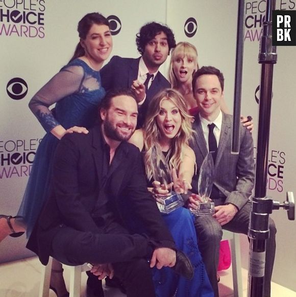 Mais uma fotinha do elenco de "The Big Bang Theory" pra você ficar com gostinho de quero mais!