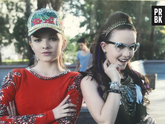 De "Cúmplices de Um Resgate": rivalidade entre Priscila (Giovanna Chaves) e Isabela (Larissa Manoela) vai fazer com que essas duas briguem por conta de Joaquim (João Guilherme Ávila)