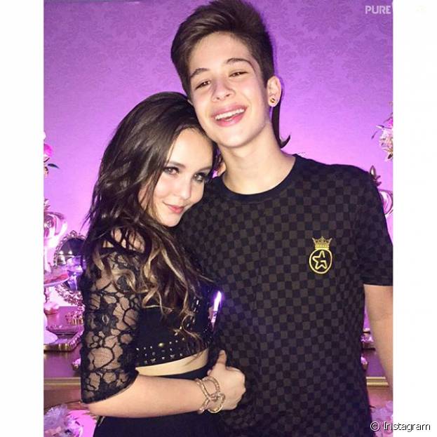 Larissa Manoela e João Guilherme Ávila passaram o Ano Novo juntinhos!
