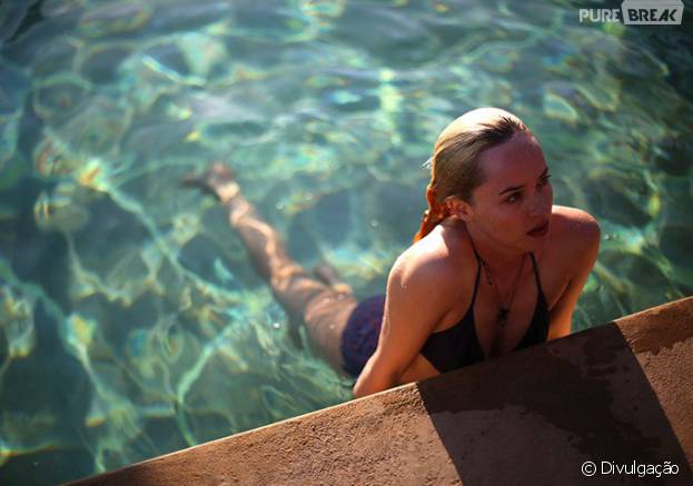 Dakota Johnson aparece toda sensual em novas fotos de "A Bigger Splash"