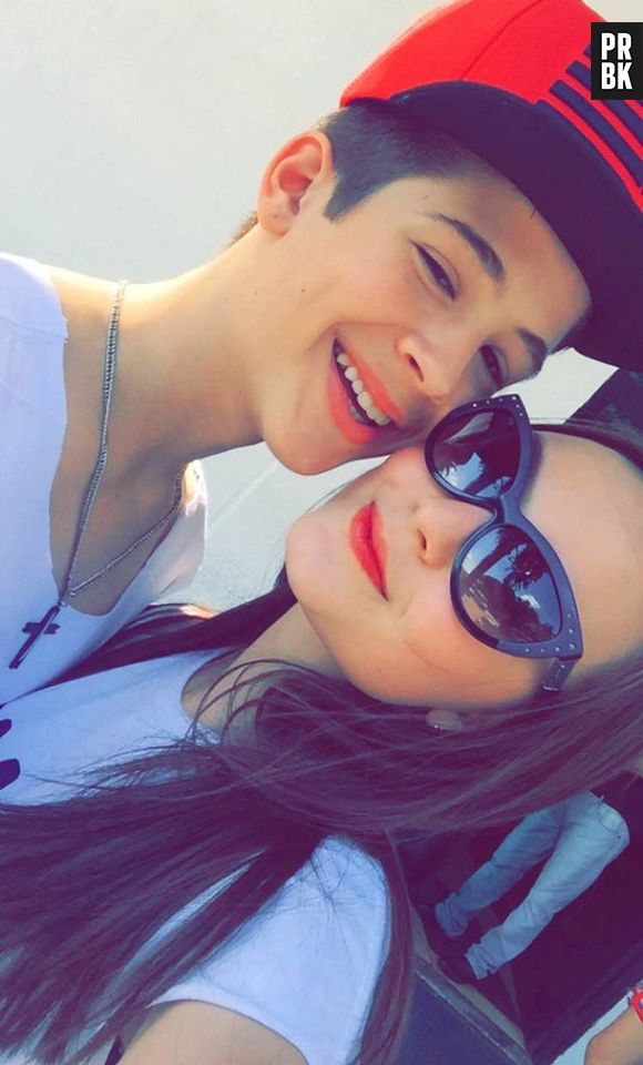 Larissa Manoela e João Guilherme Ávila, de "Cúmplices de um Resgate", do SBT, adoram comemorar juntinhos cada mês de seu relacionamento