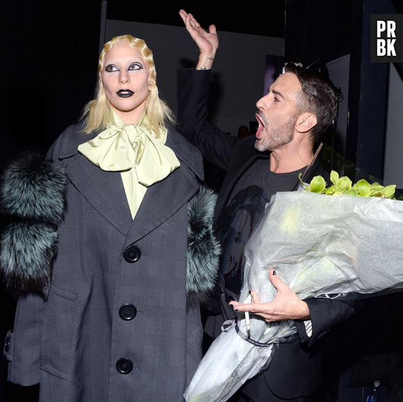 Lady Gaga e Marc Jacobs são tão amigos, que o estilista desenhou a roupa que a cantora usou no Grammy 2016