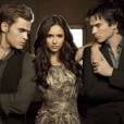 Em "The Vampire Diaries", Elena (Nina Dobrev) se divide entre Stefan (Paul Wesley) e Damon (Ian Somerhalder)!