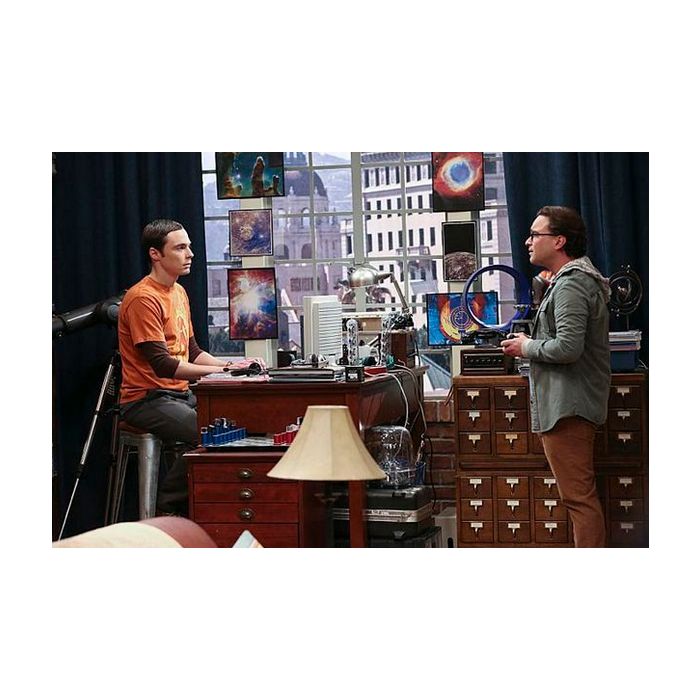 Sheldon (Jim Parsons) não gostará nadinha da decisão de Leonard (Johnny Galecki) em &quot;The Big Bang Theory&quot;