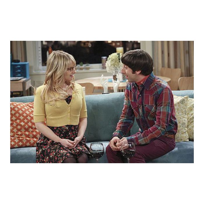 Em &quot;The Big Bang Theory&quot;, Howard (Simon Helberg) receberá uma proposta que Bernadette (Melissa Rauch) não gostará