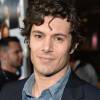 Lembram de Adam Brody, o Seth de "The O.C."? Então, inspirado por esse personagem épico ele resolveu criar um canal de games no Brasil. Será que as pessoas vão acreditar nessa?