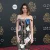 Anne Hathaway também arrasou na première de "Alice Através do Espelho"