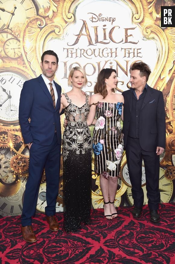 A première de "Alice Através do Espelho" rolou na última segunda-feira (23)