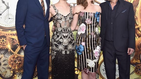 Johnny Depp, Anne Hathaway e mais astros na première de "Alice Através do Espelho". Veja fotos!