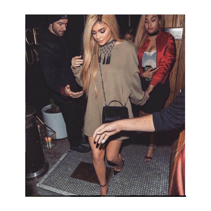Kylie Jenner já investiu nas madeixas longas e loiras