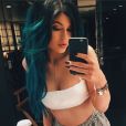 Kylie Jenner arrancou elogios com cabelos azuis