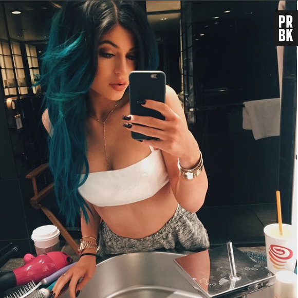 Kylie Jenner arrancou elogios com cabelos azuis