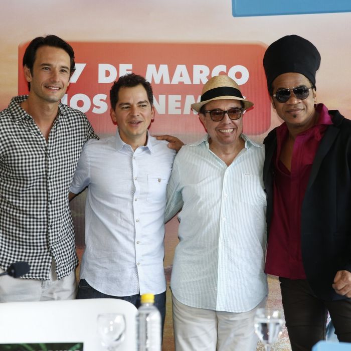 Rodrigo Santoro, ao lado do diretor Carlos Saldanha, e dos músicos Sérgio Mendes e Carlinhos Brown durante a coletiva de &quot;Rio 2&quot;
