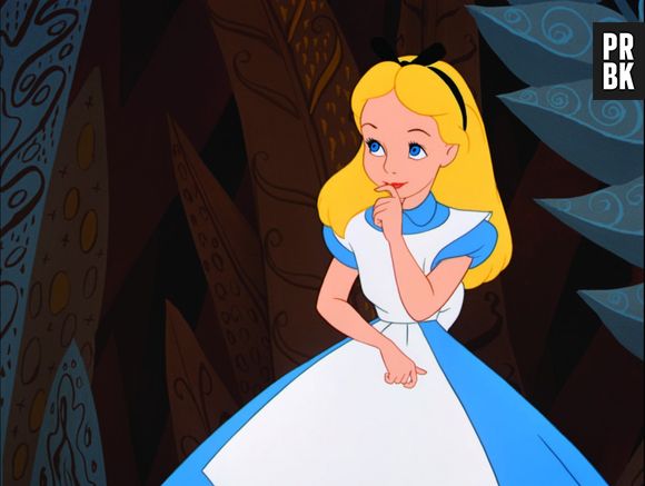 "Alice no País das Maravilhas" leva o espectador para um mundo onde tudo é diferente
