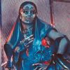 Rihanna na W Magazine: dona do hit "Work" aparece em ensaio futurístico