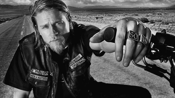 "Sons of Anarchy" é a série bombante do ator que viverá Christian Grey!