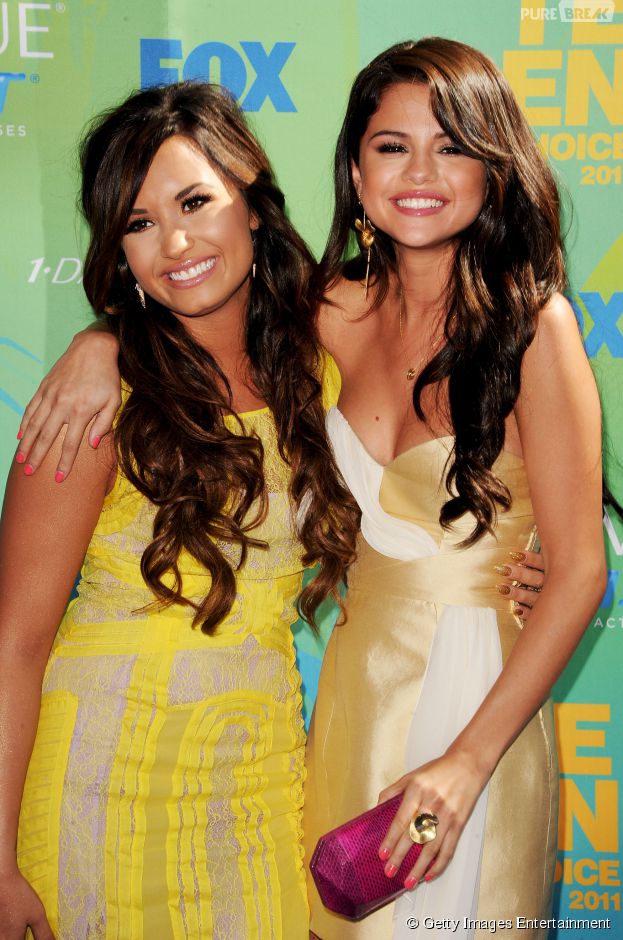 Apesar de n&atilde;o terem ido ao Radio Disney Music Awards, Selena Gomez e Demi Lovato foram as grandes vencedoras da premia&ccedil;&atilde;o