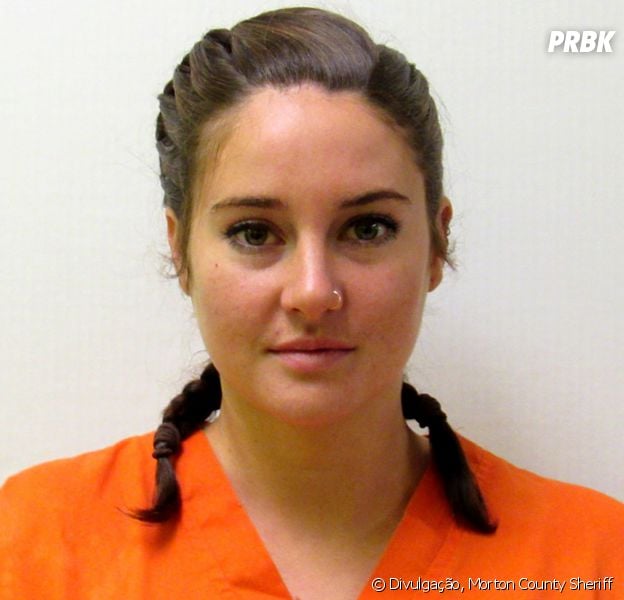 Veja o mugshot de Shailene Woodley, presa durante protesto nos Estados Unidos