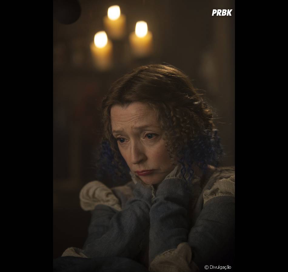 Lesley Manville é a fada Primavera em Malévola - Purebreak