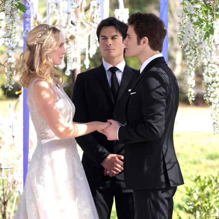 Em &quot;The Vampire Diaries&quot;, Stefan (Paul Wesley) deixou Caroline (Candice Accola) viúva
