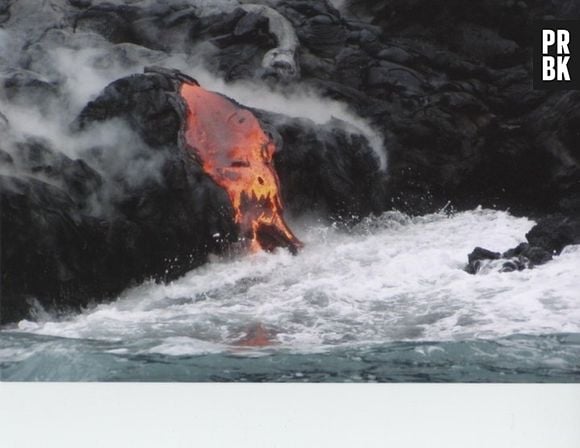 Vulcão em erupção cria rosto assustador!