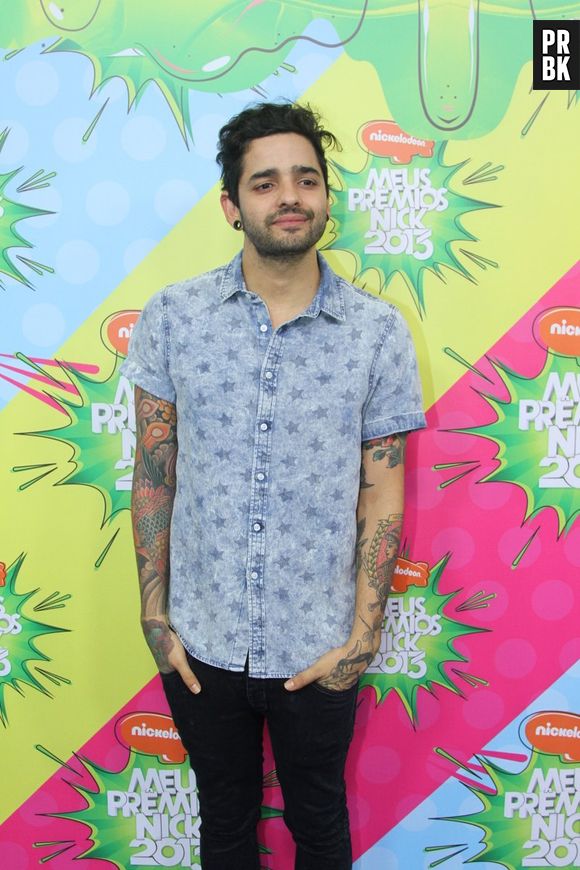 Lucas Silveira foi o grande apresentador do "Meus Prêmios Nick 2013"