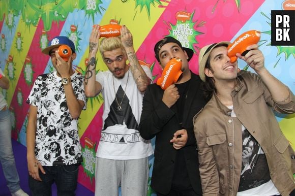 O pessoal do Pollo levou o prêmio com a Música do Ano "Vagalumes", no "Meus Prêmios Nick 2013"