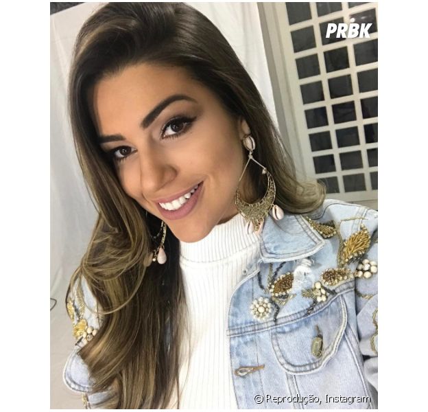 Vivian Amorin, do "BBB17", muda o visual e aparece com madeixas mais claras
