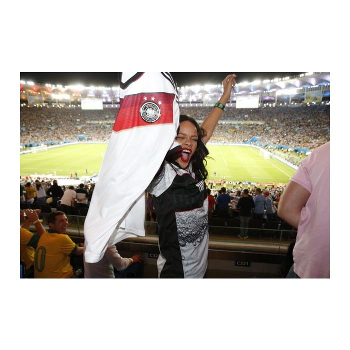  Gente como a gente! Rihanna vibrou muito na final da Copa do Mundo 