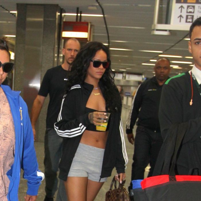  Rihanna desembarcou no Brasil na tarde de sexta-feira (11) 