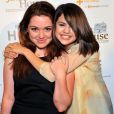Selena Gomez e Jennifer Stone mantém amizade que constríram durante "Os Feiticeiros de Waverly Place"