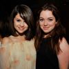 Em entrevista, Jennifer Stone fala sobre amizade com Selena Gomez antes e depois de "Os Feiticeiros de Waverly Place"