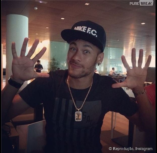 Neymar Jr agradece aos f&atilde;s por conseguir 10 milh&otilde;es de seguidores no Instagram: "&Eacute; Tois!"