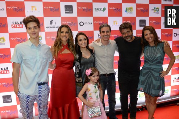 Pré-estreia de "Fala Sério, Mãe" em São Paulo reúne Larissa Manoela, João Guilherme e mais estrelas do elenco