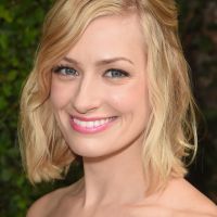 Em "The Big Bang Theory", atriz de "2 Broke Girls" faz participação na 11ª temporada!