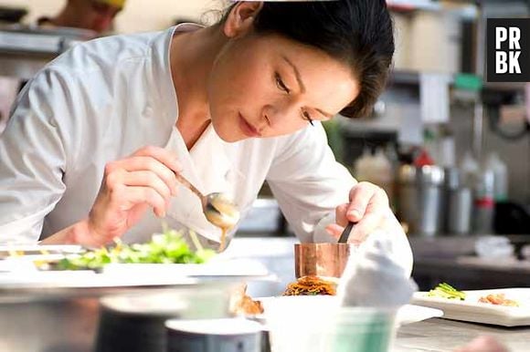 Catherine Zeta-Jones vive chefe de cozinha em "Sem Reservas"