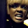 Rihanna aparece demoníaca em "Disturbia"