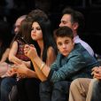 Selena Gomez deseja feliz aniversário para Justin Bieber, mesmo sem admitir publicamente que estão namorando